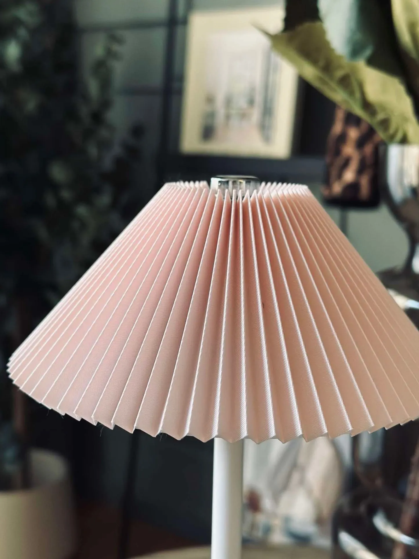 VIAMAJA Touch Bordlampe Plissé - Rosa