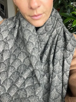 VIAMAJA Tørklæde Malene - Black