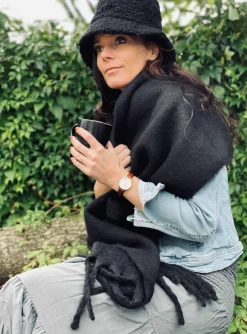 VIAMAJA Tørklæde Nora Black small Best