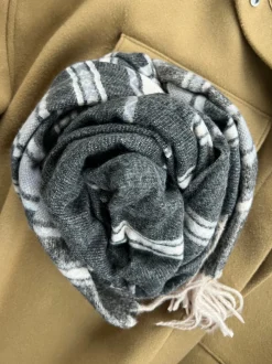 VIAMAJA Tørklæde Sasha - Black Strib Clearance