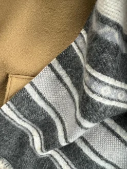 VIAMAJA Tørklæde Sasha - Black Strib Clearance