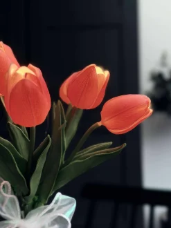 VIAMAJA Tulipaner med lys - Rød