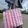 VIAMAJA XL strandtaske med Strib - Rød Sale