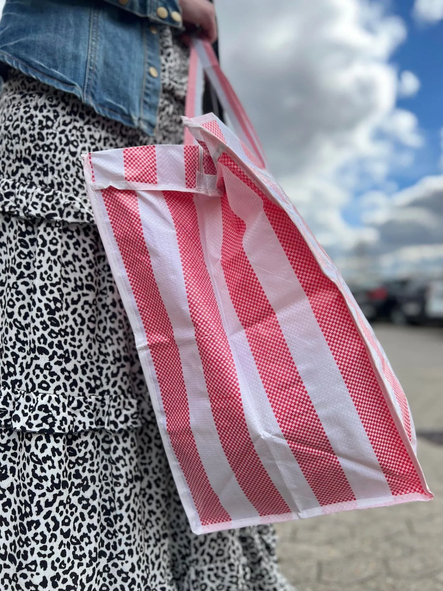VIAMAJA XL strandtaske med Strib - Rød Sale